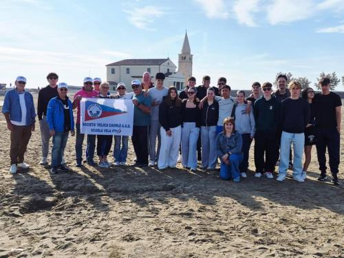 Introduzione allo sport della vela per studenti delle scuole superiori